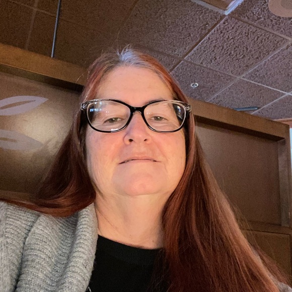 Meet your Posher, Karen - Picture 1 of 1